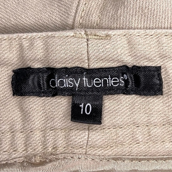 Size 10 Daisy Fuentes Beige Khaki Linen Blend Shorts Cuffed Lightweight Neutral - Picture 10 of 12